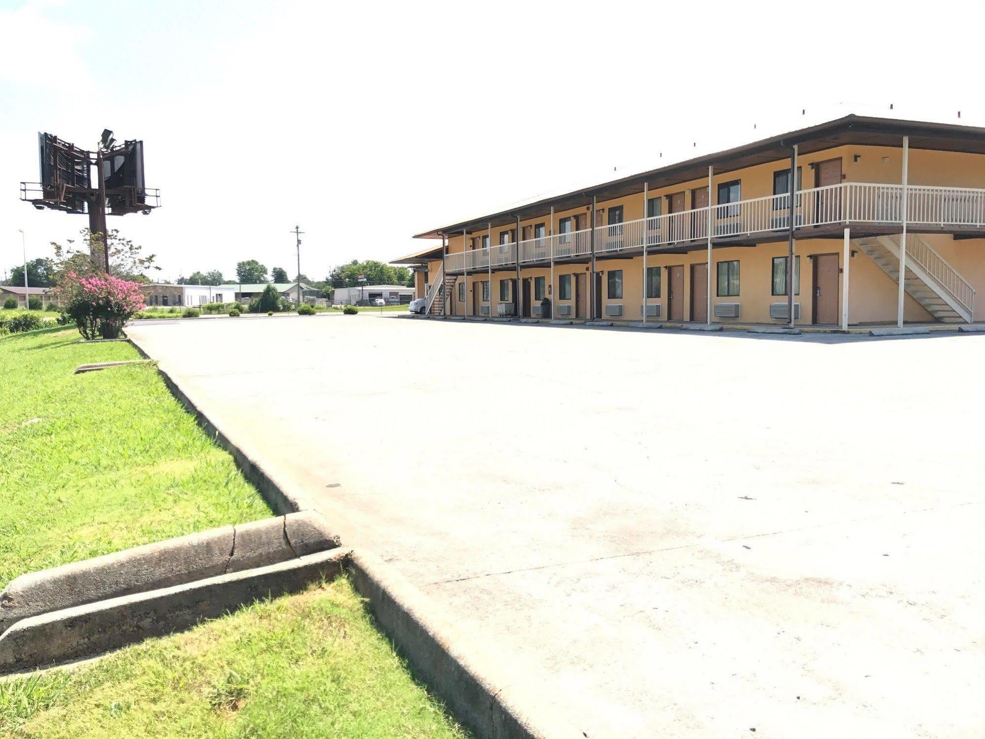 Motor Inns Of America Madisonville Экстерьер фото