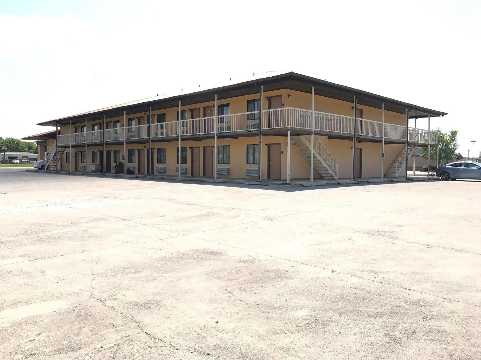 Motor Inns Of America Madisonville Экстерьер фото