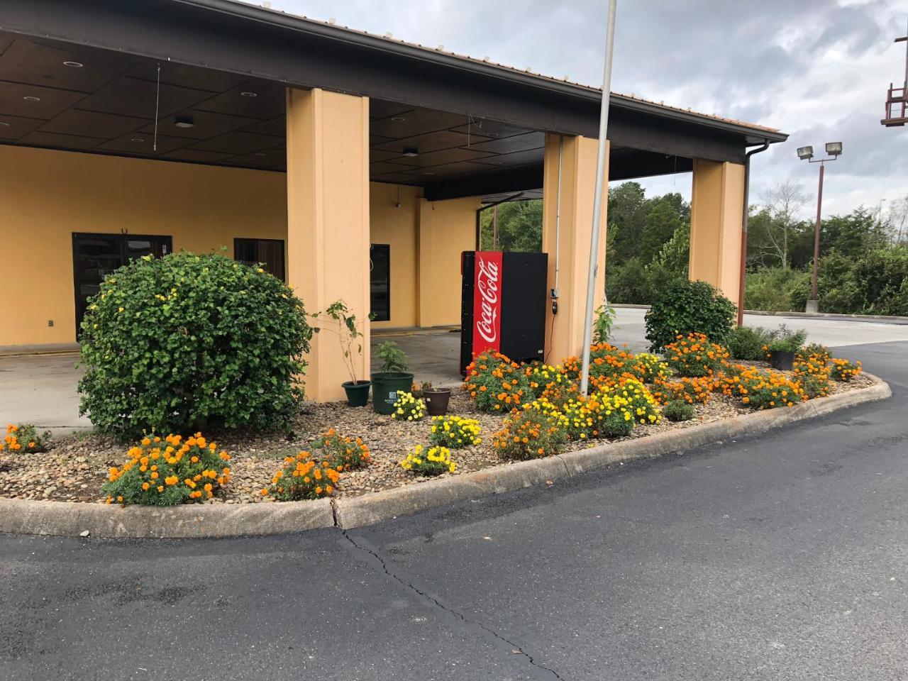 Motor Inns Of America Madisonville Экстерьер фото