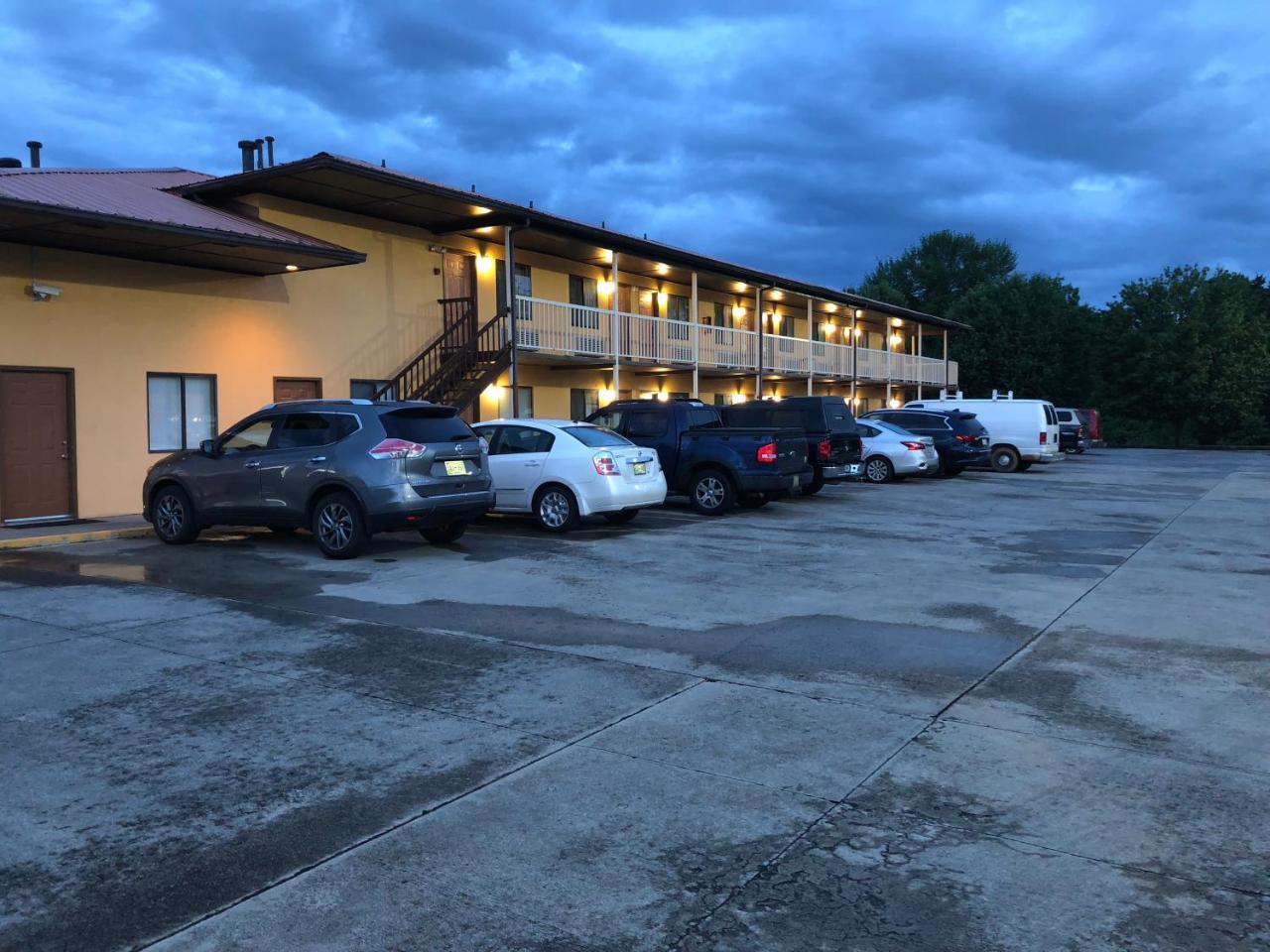 Motor Inns Of America Madisonville Экстерьер фото